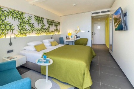 Chorvátsko Makarská riviéra Bluesun Hotel Berulia 6 dňový pobyt Polpenzia Vlastná May 2026 (13/05/26-18/05/26)