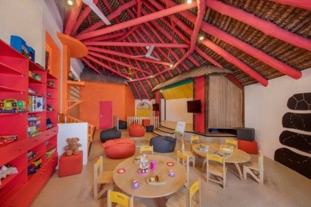 Maurícius Flic en Flac La Pirogue Resort & Spa 15 dňový pobyt Polpenzia Letecky Letisko: Praha December 2026 (24/12/26- 7/01/27)