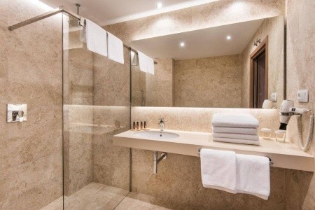 Španielsko Costa Del Sol Tarik 15 dňový pobyt Raňajky Letecky Letisko: Praha April 2026 (16/04/26-30/04/26)