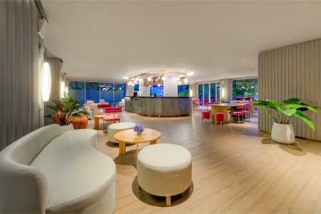 Thajsko Phuket Centara Karon Resort 7 dňový pobyt Polpenzia Letecky Letisko: Praha February 2027 (14/02/27-20/02/27)