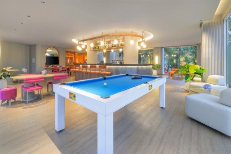 Thajsko Phuket Centara Karon Resort 7 dňový pobyt Polpenzia Letecky Letisko: Praha February 2027 (14/02/27-20/02/27)