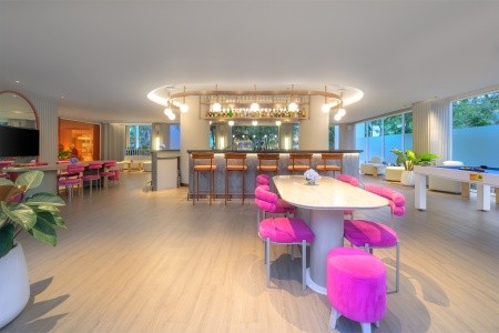 Thajsko Phuket Centara Karon Resort 7 dňový pobyt Polpenzia Letecky Letisko: Praha February 2027 (14/02/27-20/02/27)
