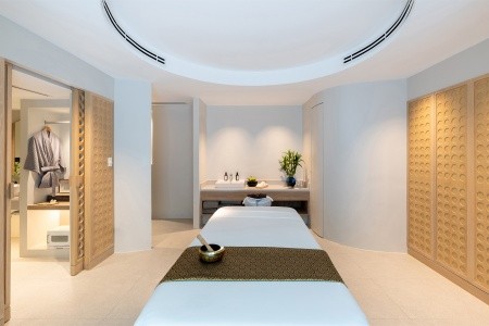 Thajsko Phuket Centara Karon Resort 7 dňový pobyt Polpenzia Letecky Letisko: Praha February 2027 (14/02/27-20/02/27)