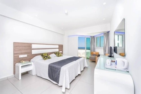 Tasia Maris Sands - 11