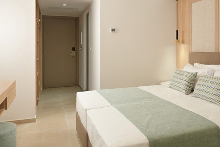 Cyprus Protaras Maris Grand 9 dňový pobyt All Inclusive Letecky Letisko: Praha September 2026 (11/09/26-19/09/26)