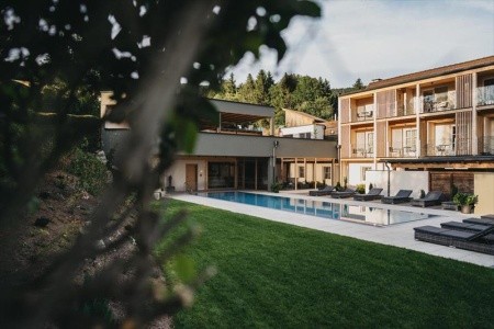 Rakúsko Štajersko Waldhof Muhr Hotel & Restaurant (Pöllau) 5 dňový pobyt Polpenzia Vlastná April 2027 (21/04/27-25/04/27)