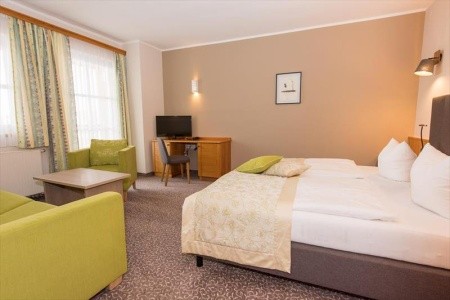 Rakúsko Štajersko Waldhof Muhr Hotel & Restaurant (Pöllau) 5 dňový pobyt Polpenzia Vlastná April 2027 (21/04/27-25/04/27)