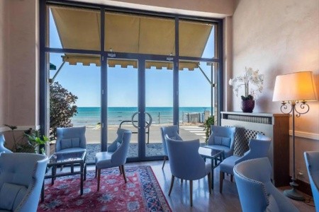 Diano Marina Palace