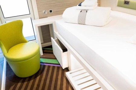 Veľká Británia Edinburgh Hub By Premier Inn Edinburgh Royal Mile 5 dňový pobyt Raňajky Letecky Letisko: Viedeň January 2027 ( 2/01/26- 6/01/27)