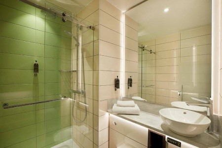Veľká Británia Edinburgh Hub By Premier Inn Edinburgh Royal Mile 5 dňový pobyt Raňajky Letecky Letisko: Viedeň January 2027 ( 2/01/26- 6/01/27)