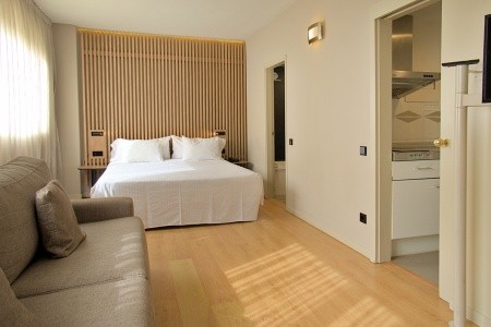 Španielsko Barcelona Aparthotel Atenea Barcelona 4 dňový pobyt Raňajky Letecky Letisko: Praha August 2026 (22/08/26-25/08/26)
