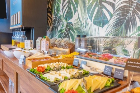 Kanárske ostrovy Tenerife Nopal 8 dňový pobyt Raňajky Letecky Letisko: Viedeň December 2026 ( 5/12/26-12/12/26)