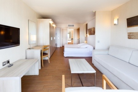Kanárske ostrovy Lanzarote Thb Lanzarote Beach 5 dňový pobyt Polpenzia Letecky Letisko: Bratislava February 2027 (11/02/27-15/02/27)