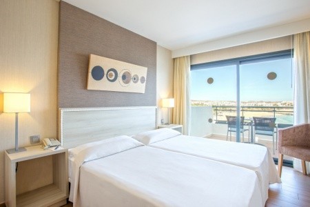 Kanárske ostrovy Lanzarote Thb Lanzarote Beach 5 dňový pobyt Polpenzia Letecky Letisko: Bratislava February 2027 (11/02/27-15/02/27)