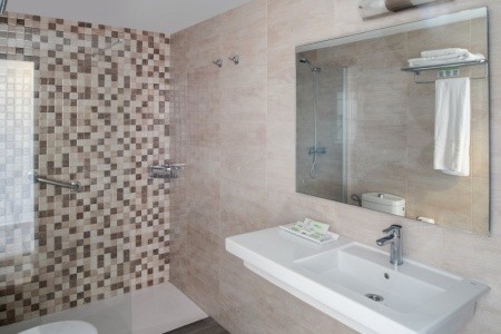 Kanárske ostrovy Lanzarote Ereza Apartamentos Los Hibiscos 8 dňový pobyt Polpenzia Letecky Letisko: Bratislava November 2026 (26/11/26- 3/12/26)