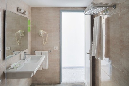 Kanárske ostrovy Lanzarote Ereza Apartamentos Los Hibiscos 8 dňový pobyt Polpenzia Letecky Letisko: Bratislava November 2026 (26/11/26- 3/12/26)