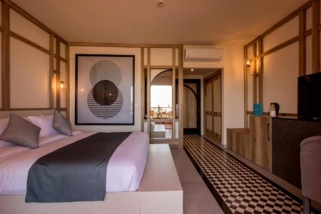 The Boutique - 14
