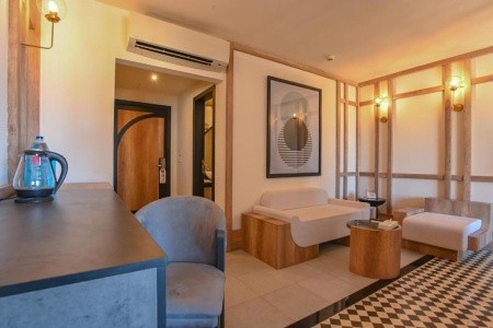 The Boutique - 23