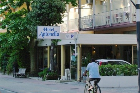 Antonella (Lido Di Classe)