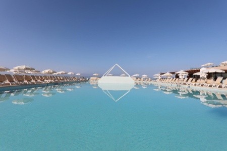 Kanárske ostrovy Tenerife Iberostar Waves Bouganville Playa 12 dňový pobyt All Inclusive Letecky Letisko: Budapešť March 2027 ( 7/03/27-18/03/27)