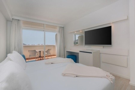 Kanárske ostrovy Tenerife Iberostar Waves Bouganville Playa 12 dňový pobyt All Inclusive Letecky Letisko: Budapešť March 2027 ( 7/03/27-18/03/27)