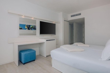 Kanárske ostrovy Tenerife Iberostar Waves Bouganville Playa 12 dňový pobyt All Inclusive Letecky Letisko: Budapešť March 2027 ( 7/03/27-18/03/27)