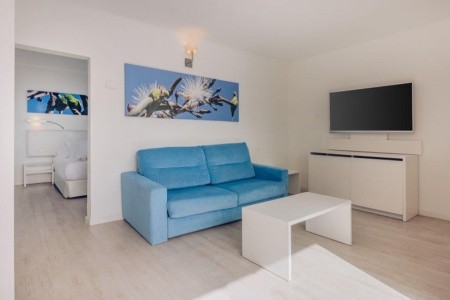 Kanárske ostrovy Tenerife Iberostar Waves Bouganville Playa 12 dňový pobyt All Inclusive Letecky Letisko: Budapešť March 2027 ( 7/03/27-18/03/27)