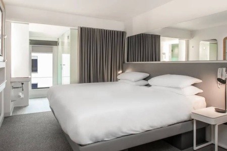 Yotel Edinburgh - 8