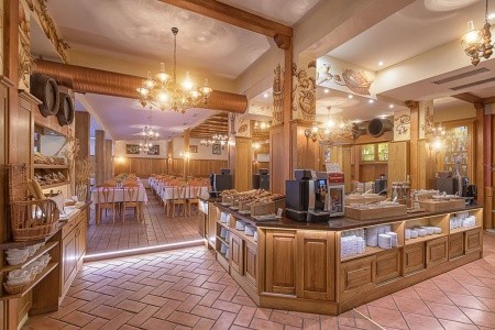 Slovensko Nízke Tatry Ski & Wellness Residence Družba 8 dňový pobyt Raňajky Vlastná August 2026 (22/08/26-29/08/26)