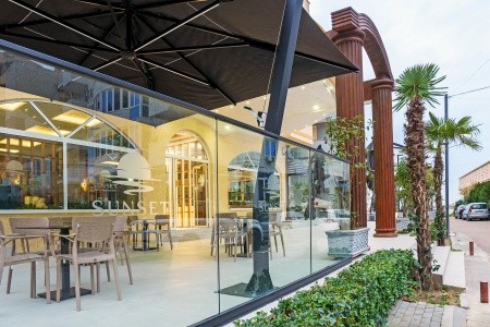 Albánie, Durrës, Sunset, za <span>23.587</span> Kč