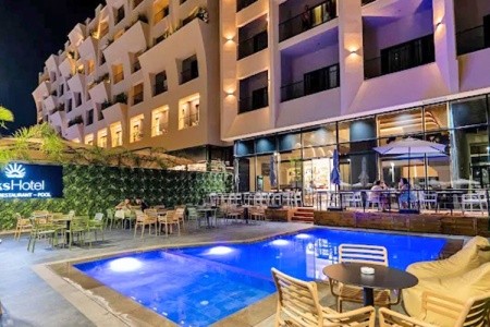 Aks Hotel