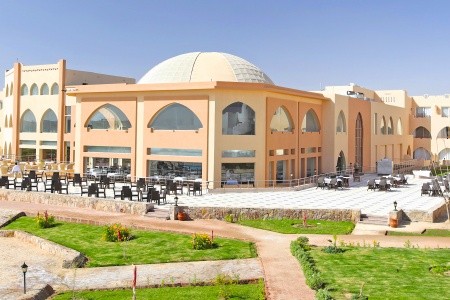 The Three Corners Equinox Beach Resort - 42