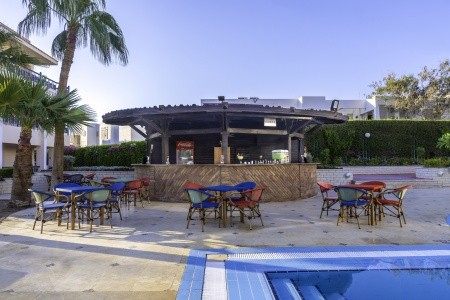 Ivy Cyrene Island Resort - 36