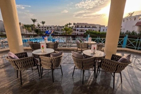 Ivy Cyrene Island Resort - 38