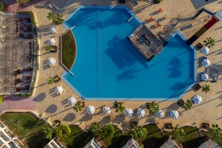 Ivy Cyrene Island Resort - 41