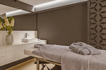 Grécko Kréta Porto Platanias Beach Resort & Spa 5 dňový pobyt Polpenzia Letecky Letisko: Praha August 2026 (29/08/26- 2/09/26)