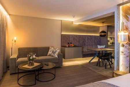 Vier Studios & Restaurant - 21