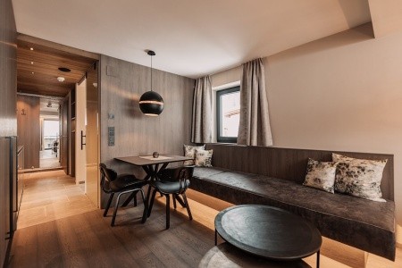 Vier Studios & Restaurant - 28