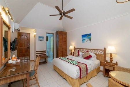 Maldivy Južný Atol Male Fihalhohi Island Resort 15 dňový pobyt Polpenzia Letecky Letisko: Praha October 2026 (16/10/26-30/10/26)