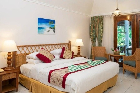 Maldivy Južný Atol Male Fihalhohi Island Resort 15 dňový pobyt Polpenzia Letecky Letisko: Praha October 2026 (16/10/26-30/10/26)