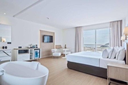 Španielsko Katalánsko Melia Sitges 4 dňový pobyt Raňajky Letecky Letisko: Praha September 2026 ( 6/09/26- 9/09/26)