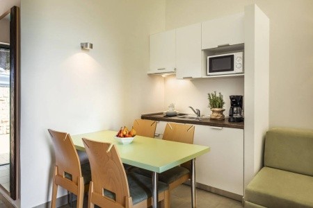 Petalon Resort Apartments - 12