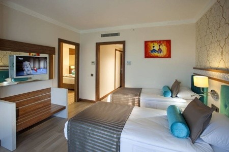 Turecko Side Luna Blanca Resort 10 dňový pobyt Ultra All inclusive Letecky Letisko: Praha June 2026 (15/06/26-24/06/26)
