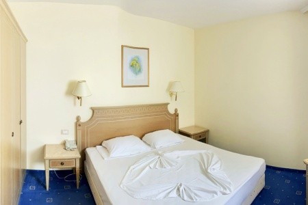 Bulharsko Djuni Marina Royal Palace 10 dňový pobyt All Inclusive Letecky Letisko: Praha July 2026 (29/07/26- 7/08/26)