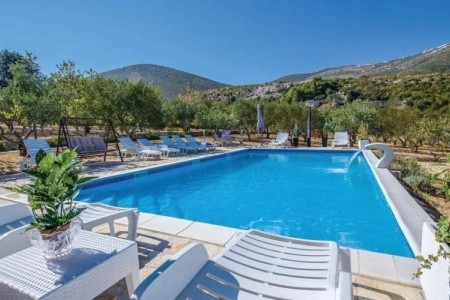 Villa Jelena (Kaštel Novi)