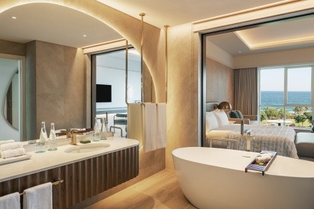 Spojené arabské emiráty Fujairah Le Meridien Al Aqah Beach Resort 6 dňový pobyt All Inclusive Letecky Letisko: Praha March 2027 ( 9/03/27-14/03/27)