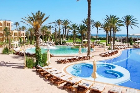 Mövenpick Resort & Marine Spa - 4