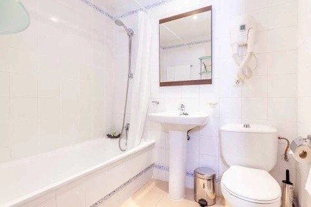 Ramada Hotel & Suites By Wyndham Costa Del Sol - 26