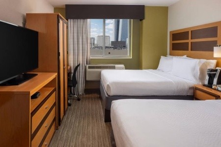 USA New York Holiday Inn New York City - Times Square 7 dňový pobyt Raňajky Letecky Letisko: Praha August 2026 ( 4/08/26-10/08/26)