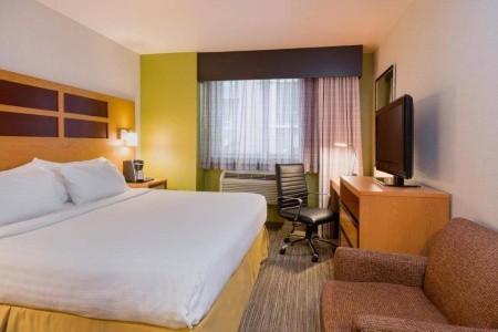 USA New York Holiday Inn New York City - Times Square 7 dňový pobyt Raňajky Letecky Letisko: Praha August 2026 ( 4/08/26-10/08/26)